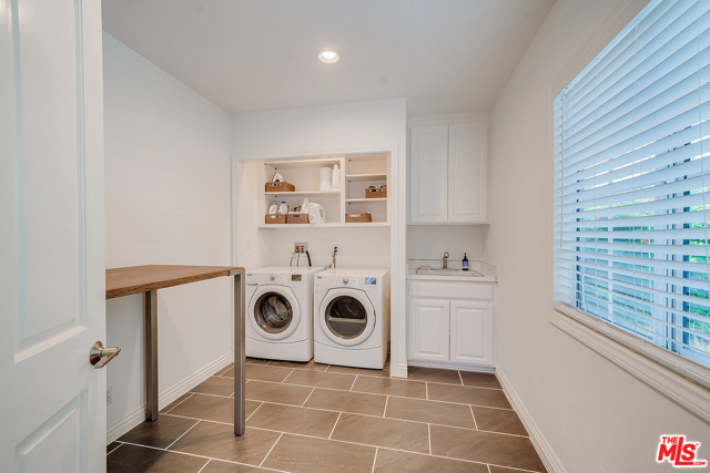 3 Bed Home for Sale in Burbank, California