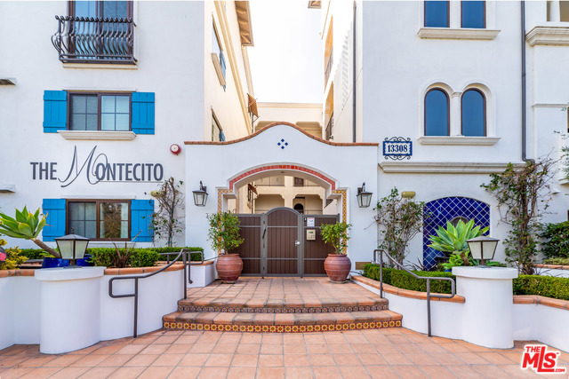 Photo of 13308 VALLEYHEART Drive #302, Sherman Oaks, CA 91423