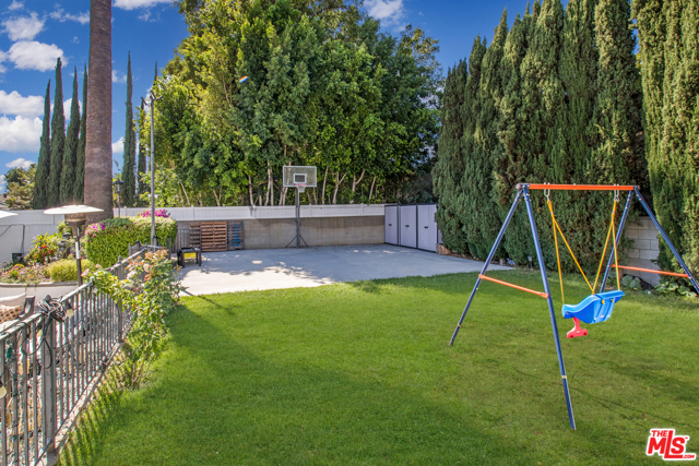 4 Bed Home for Sale in Studio City, California