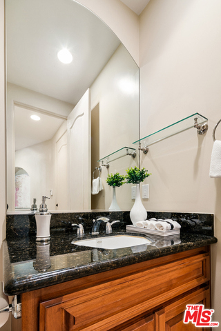 1617 CHESTNUT Avenue, Manhattan Beach, California 90266, 5 Bedrooms Bedrooms, ,4 BathroomsBathrooms,Residential,Sold,CHESTNUT,19510770