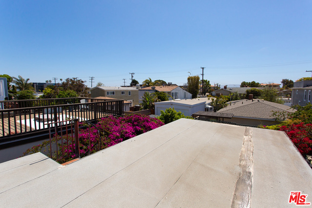 716 LONGFELLOW Avenue, Hermosa Beach, California 90254, 2 Bedrooms Bedrooms, ,2 BathroomsBathrooms,Residential,Sold,LONGFELLOW,19460544