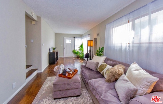 Living/Foyer