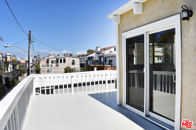 122 BAYVIEW Drive, Hermosa Beach, California 90254, 3 Bedrooms Bedrooms, ,2 BathroomsBathrooms,Residential,Sold,BAYVIEW,18324854