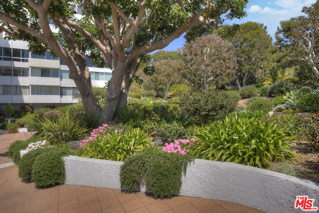 1 Bed Home for Sale in Pacific Palisades, California