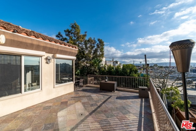 822 6TH Street, Hermosa Beach, California 90254, 4 Bedrooms Bedrooms, ,4 BathroomsBathrooms,Residential,Sold,6TH,19537348