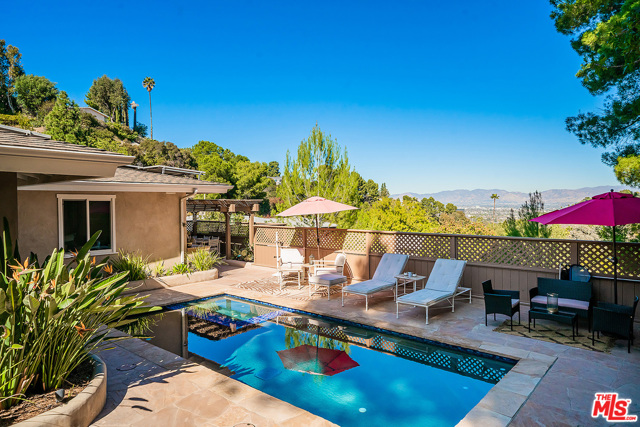 3 Bed Home for Sale in Sherman Oaks, California