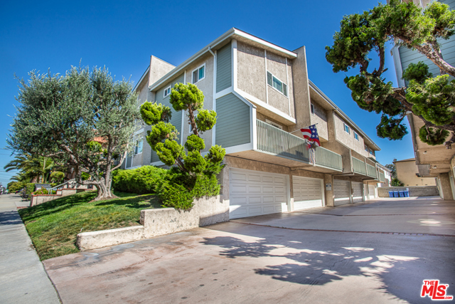 2208 Vanderbilt Lane, Redondo Beach, California 90278, 2 Bedrooms Bedrooms, ,1 BathroomBathrooms,Residential,Sold,Vanderbilt,20604836