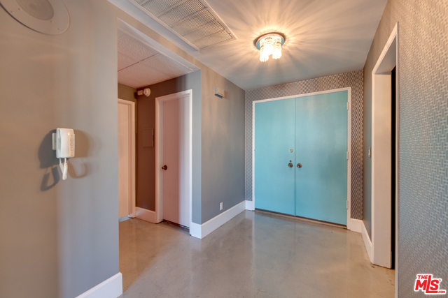 1 Bed Home for Sale in Los Angeles, California