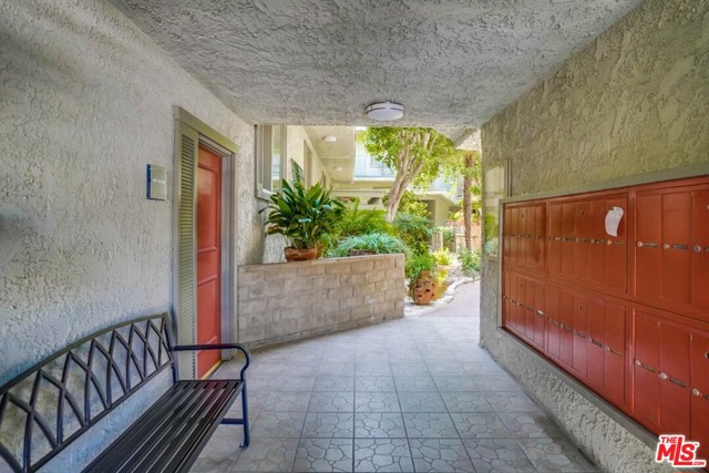 2 Bed Home for Sale in Studio City, California