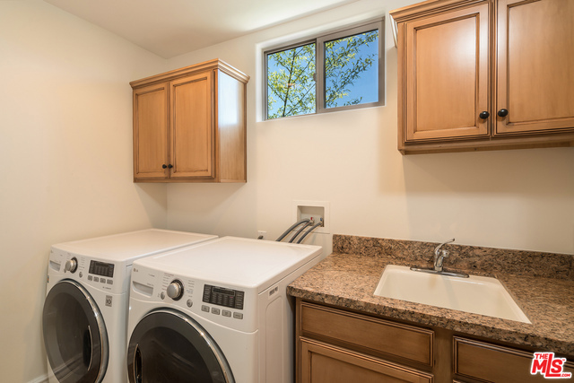 1908 CURTIS Avenue, Redondo Beach, California 90278, 4 Bedrooms Bedrooms, ,3 BathroomsBathrooms,Residential,Sold,CURTIS,17248288