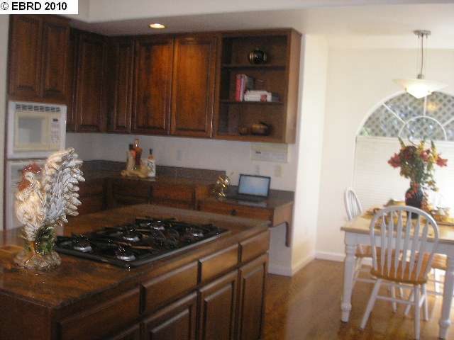 6163 Girvin Dr, Oakland, CA 94611 photo 9