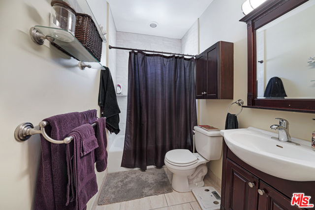 2 Bed Home for Sale in Los Angeles, California