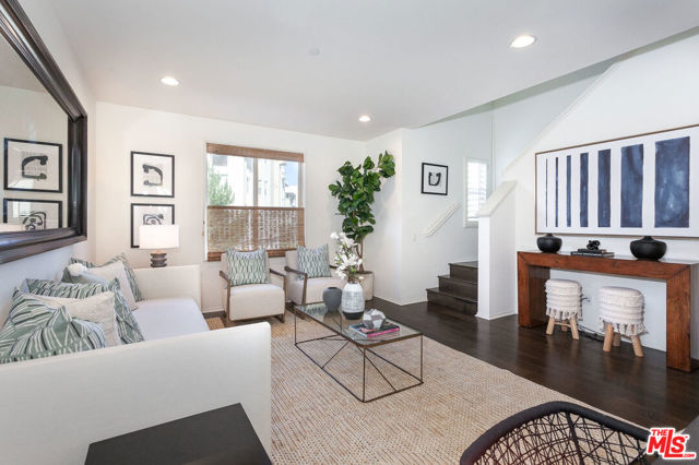 3 Bed Home for Sale in Hawthorne, California