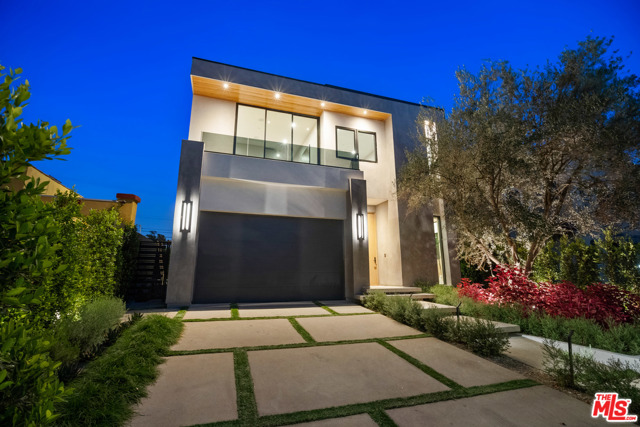 5 Bed Home for Sale in Los Angeles, California