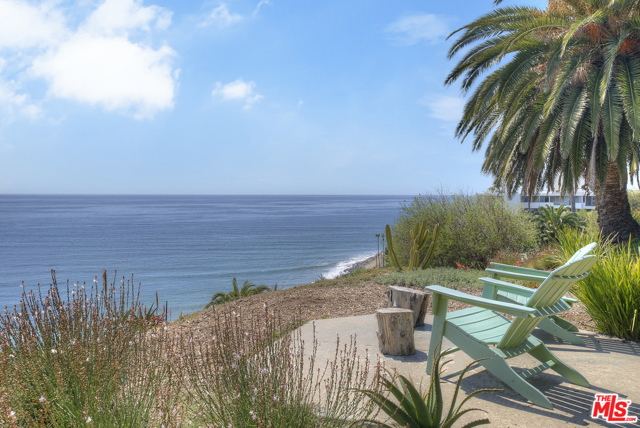 1 Bed Home for Sale in Pacific Palisades, California