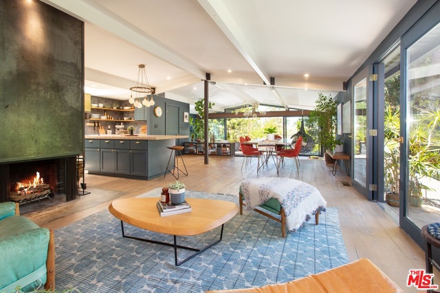 2261 CARRIAGE Drive, Rolling Hills Estates, California 90274, 4 Bedrooms Bedrooms, ,4 BathroomsBathrooms,Residential,Sold,CARRIAGE,19486406