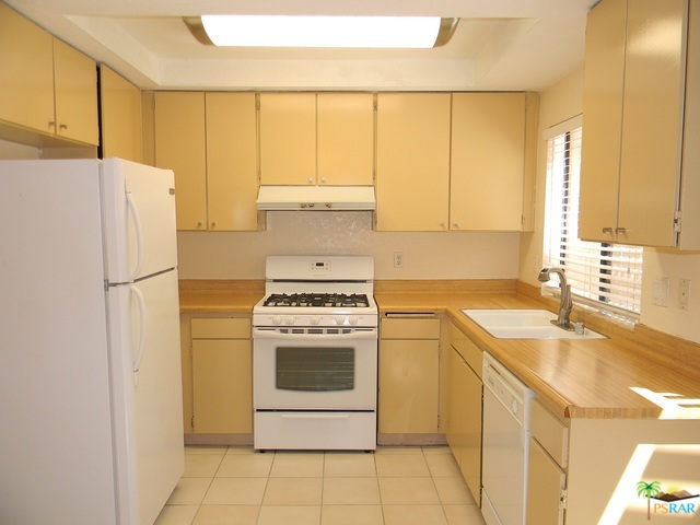 Super clean kitchen