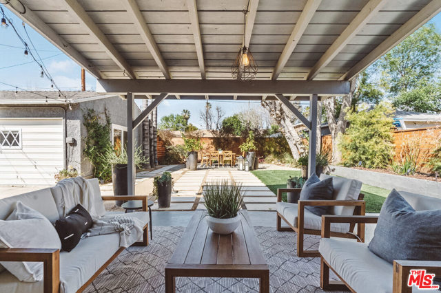 2 Bed Home for Sale in Van Nuys, California
