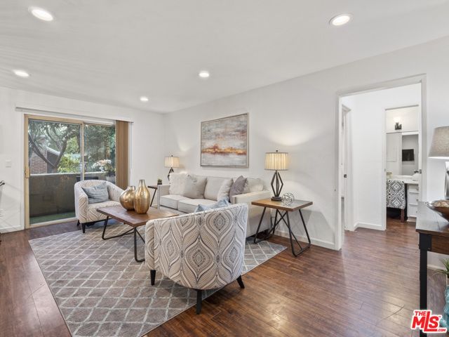 1 Bed Home for Sale in Los Angeles, California