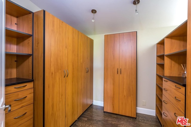 4 Bed Home for Sale in Los Angeles, California