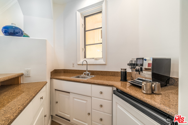 5 Bed Home for Sale in Venice, California