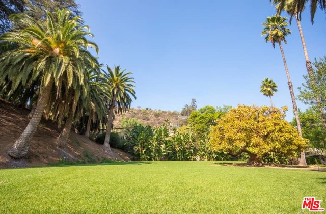 5 Bed Home for Sale in Los Angeles, California