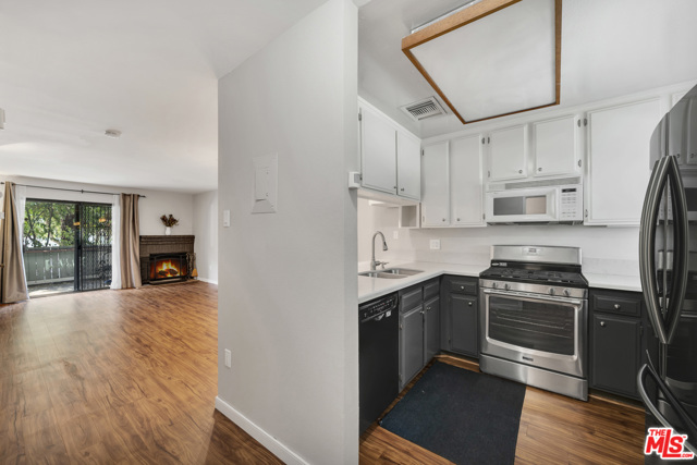 2 Bed Home for Sale in Van Nuys, California