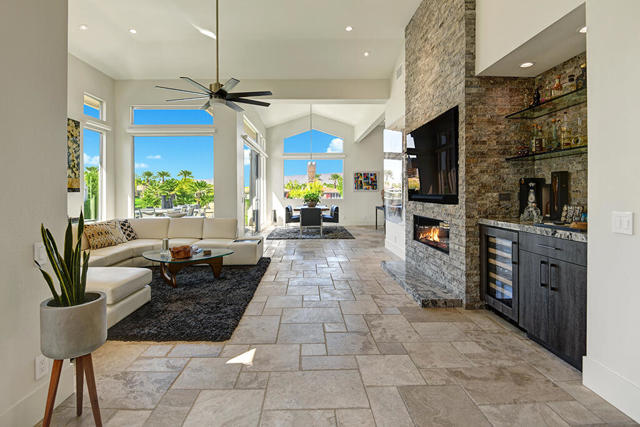 830 Deer Haven Circle, Palm Desert, CA 92211