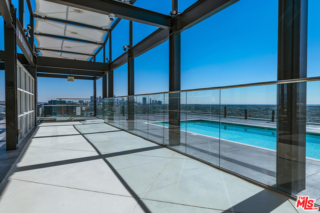 1 Bed Home for Sale in Los Angeles, California