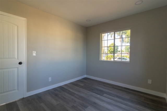 4219 Estrella Av.