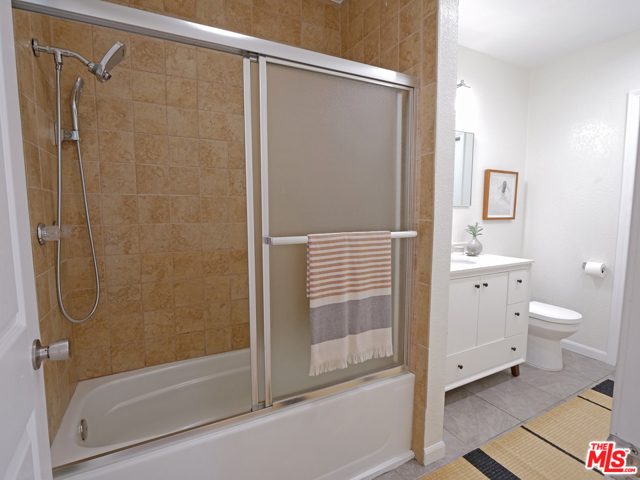 1 Bed Home for Sale in Los Angeles, California