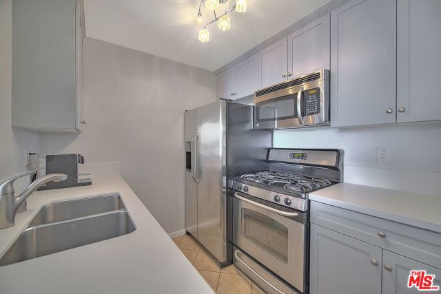 2 Bed Home for Sale in Los Angeles, California