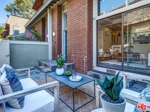 2 Bed Home for Sale in Venice, California