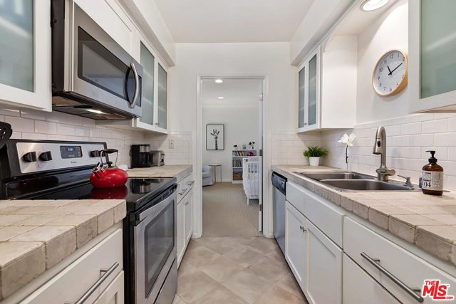1 Bed Home for Sale in Los Angeles, California