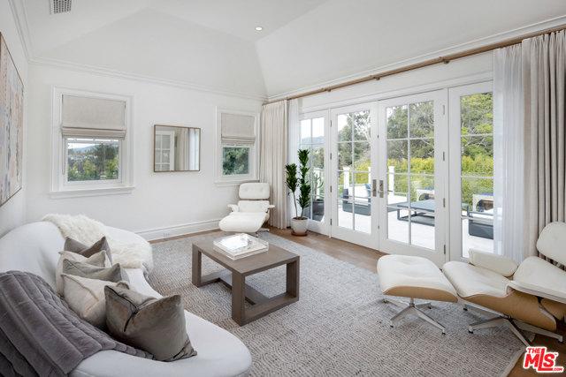 7 Bed Home for Sale in Pacific Palisades, California