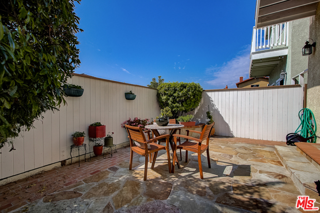 1613 Ford Avenue, Redondo Beach, California 90278, 3 Bedrooms Bedrooms, ,2 BathroomsBathrooms,Residential,Sold,Ford,20643506