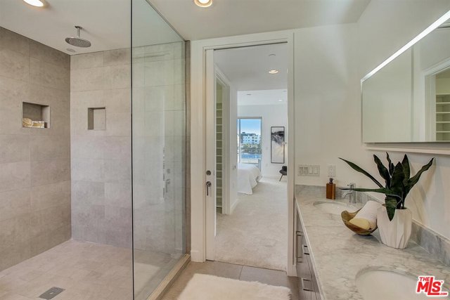 2 Bed Home for Sale in Los Angeles, California