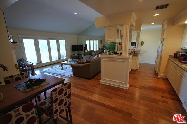 3 Bed Home for Sale in Sherman Oaks, California