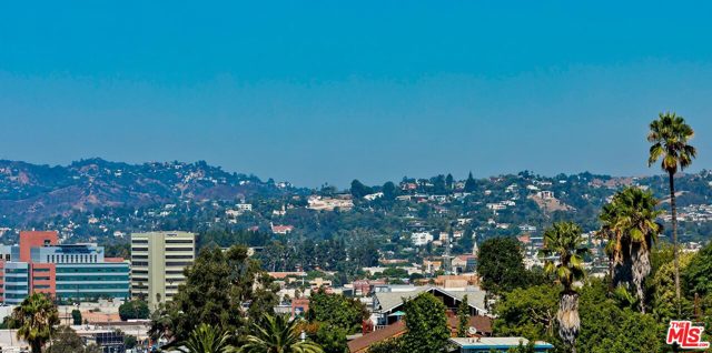 1 Bed Home for Sale in Los Angeles, California