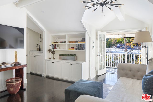 5 Bed Home for Sale in Beverly Hills, California