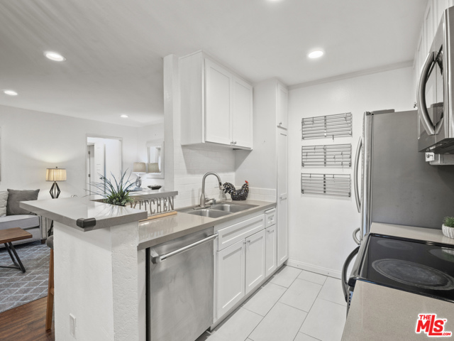 1 Bed Home for Sale in Los Angeles, California