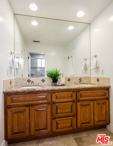1617 CHESTNUT Avenue, Manhattan Beach, California 90266, 5 Bedrooms Bedrooms, ,4 BathroomsBathrooms,Residential,Sold,CHESTNUT,19510770