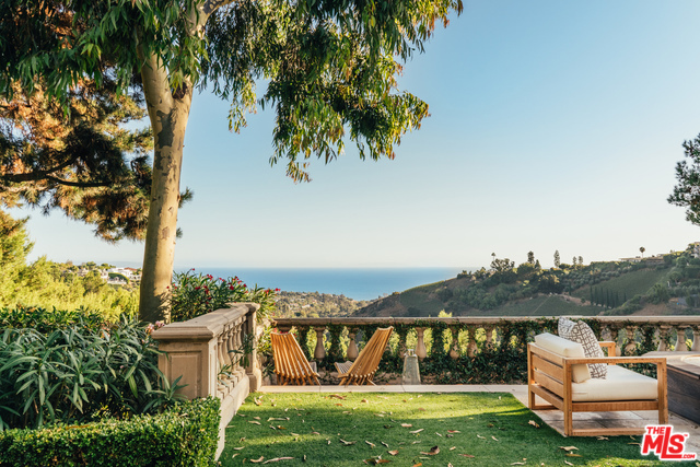 Photo of 16388 SHADOW MOUNTAIN Drive, Pacific Palisades, CA 90272