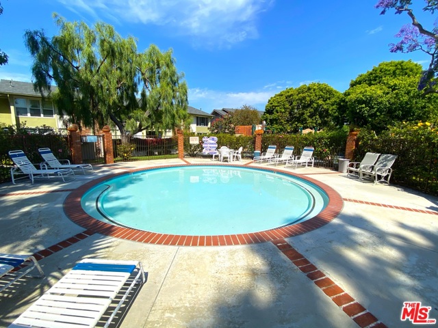 2 Bed Home for Sale in Culver City, California