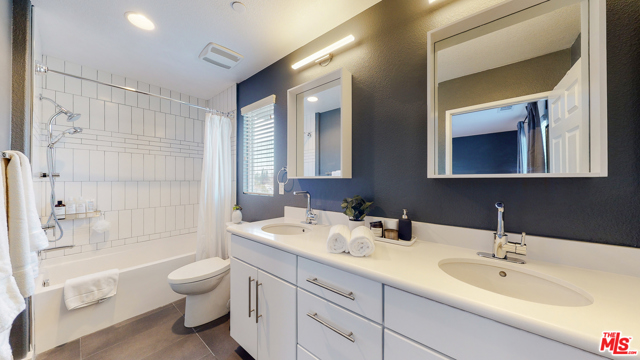 2 Bed Home for Sale in Van Nuys, California