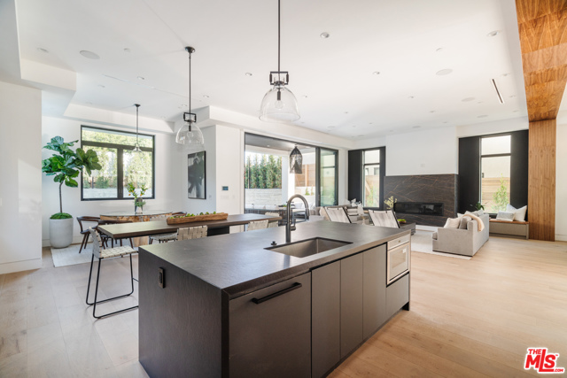 5 Bed Home for Sale in Pacific Palisades, California