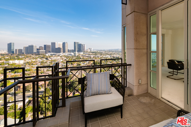 2 Bed Home for Sale in Los Angeles, California