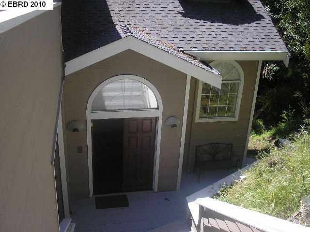 6163 Girvin Dr, Oakland, CA 94611