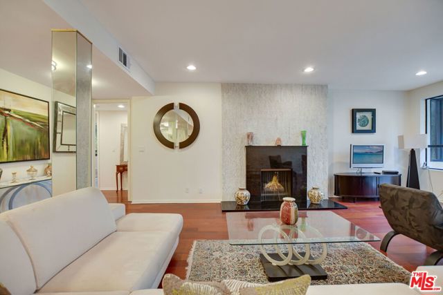 2 Bed Home for Sale in Los Angeles, California