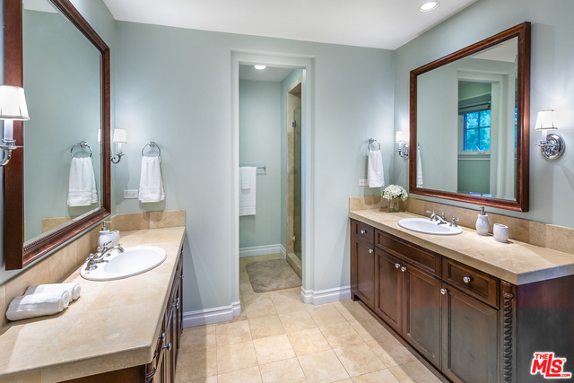 5 Bed Home for Sale in Calabasas, California
